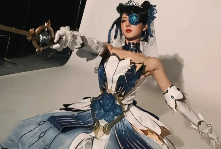 赵露思的英雄联盟格温cosplay，惊艳还是炒作？