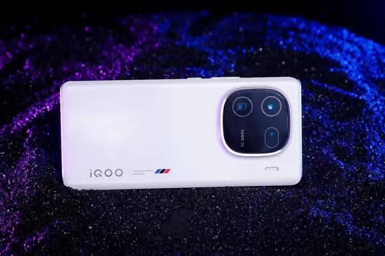 4000元手机怎么选？喜欢玩《王者荣耀》的朋友，看看这款手机！